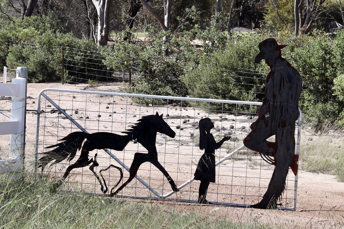 MrsBruceScience's tweet photo. This weekβs #Top4Theme is #Top4Outback hosted by @Giselleinmotion @Touchse @CharlesMcCool & @perthtraveler
1. Farm Gate Art Trail, Jerdacuttup
2. Natureβs Window, Kalbarri National Park
3. Farm, Yerecoin
4. Homestead, Glentromie
Western Australia https://t.co/qG6xEnOscF