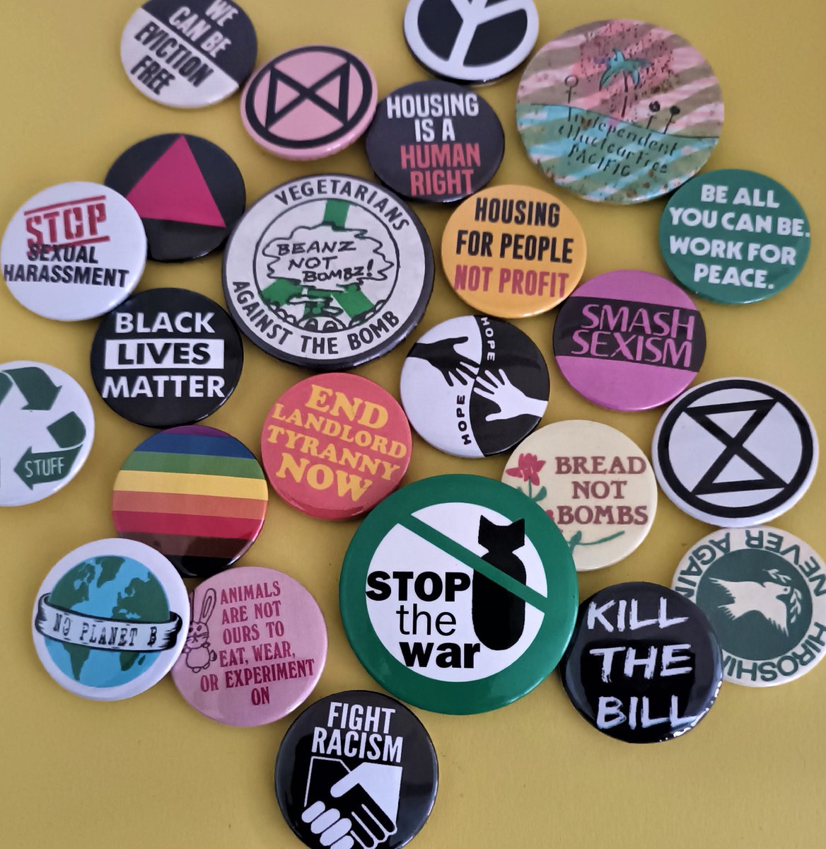 JusticeMuseum's tweet photo. 📣 What do we want? A FREE WORKSHOP!
📣 When do we want it? THIS SATURDAY!
Join us for a protest badge-making workshop this Saturday. Free to join from 10.30am - 3.30pm! 
#freeworkshop #protestbadges #getcreative #makeityours #protestlab @njmideas 
https://t.co/z1LmuRolNh https://t.co/Ls5lih8IaI