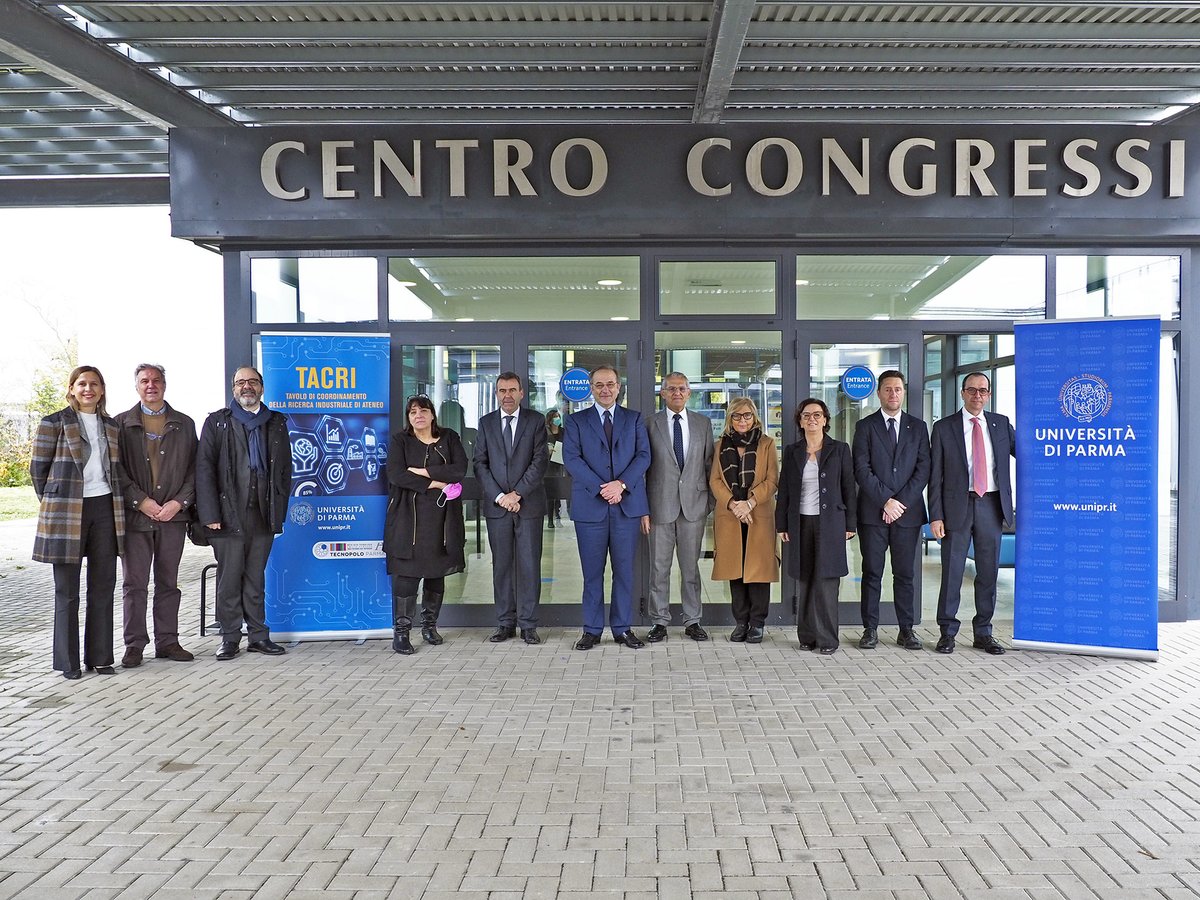 unipr's tweet photo. #Università, istituzioni, #imprese: gioco di squadra fondamentale per la ripresa
Al Campus Scienze e Tecnologie #unipr riunione plenaria del #TACRI. Presenti gli assessori regionali #Colla e #Salomoni #TerzaMissioneUnipr
https://t.co/AyV73OhQ1V https://t.co/c5NPZVb1d6