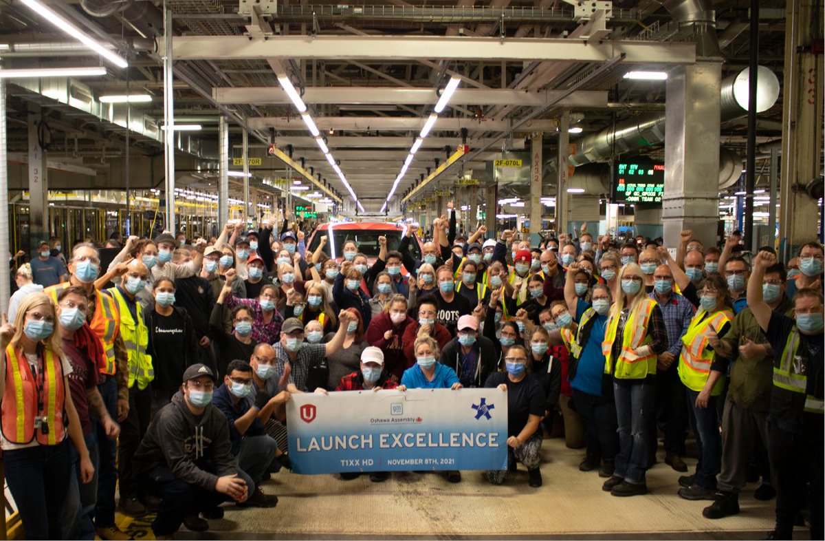 UniforTheUnion's tweet photo. The first vehicle has rolled off the reopened GM assembly line in Oshawa. National President @JerryPDias joined hundreds of #Unifor Local 222 members for the moment. The plant will be home to two shifts with plans to add a third in the future: https://t.co/in5Cdaztlr #canlab https://t.co/NudsUGWhCv