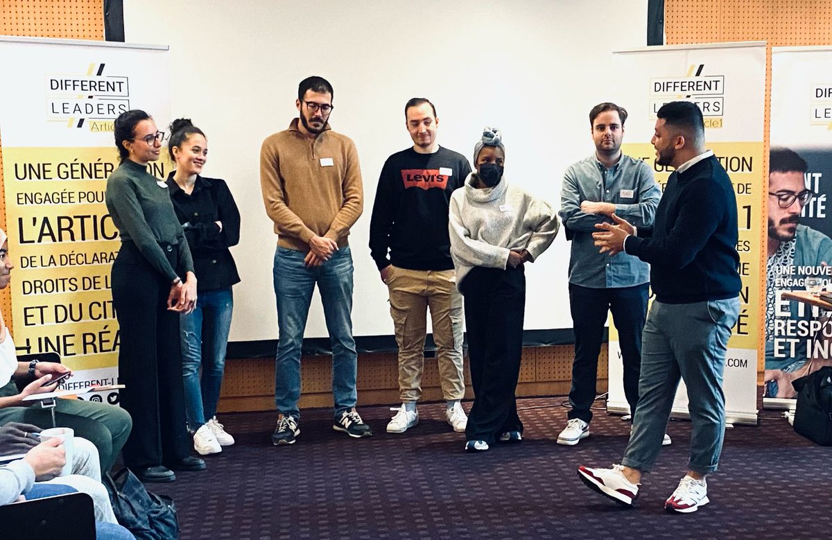 Diffleaders's tweet photo. On n’a pas chômé pendant le week-end de 3 jours 😅Eh oui, on a bossé dur pour nous former au community organizing. ↩️ (1/7)

#égalitédeschances #formation #CommunityOrganizing #DifferentLeaders #LeadershipResponsable #Inclusion #justicesociale #collectif #jeunes  #travail https://t.co/xhL6Zj5GEj