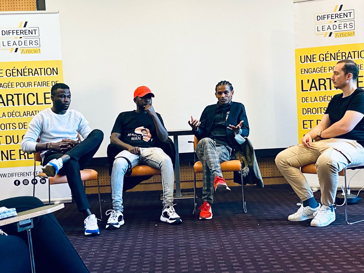 Diffleaders's tweet photo. On n’a pas chômé pendant le week-end de 3 jours 😅Eh oui, on a bossé dur pour nous former au community organizing. ↩️ (1/7)

#égalitédeschances #formation #CommunityOrganizing #DifferentLeaders #LeadershipResponsable #Inclusion #justicesociale #collectif #jeunes  #travail https://t.co/xhL6Zj5GEj