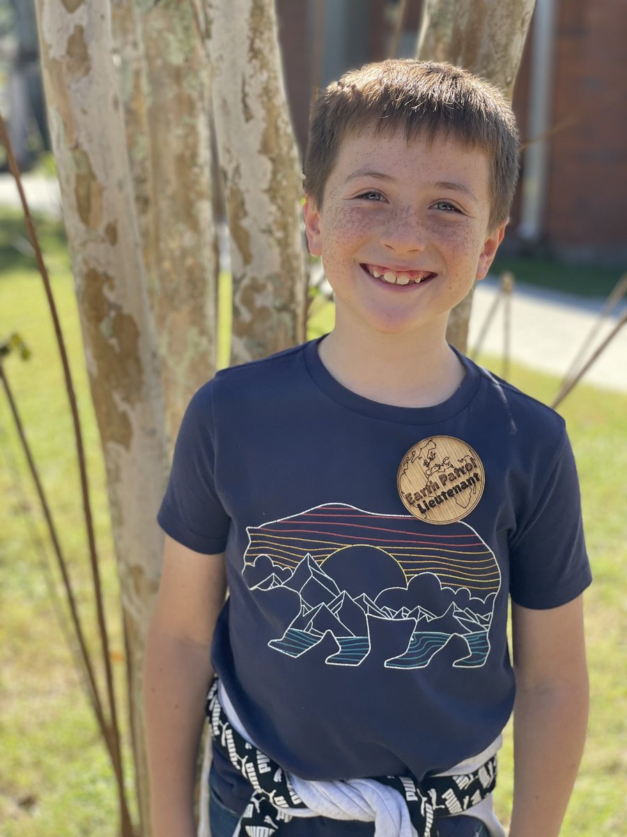 We are grateful for our newly established Earth Patrol! These 4th graders noticed a need on campus and advocated for a change! @POEKPOE <a href="/ValerieJeanHH/">Valerie Hammen</a> <a href="/SavannahMcKoon/">lilcooler</a> <a href="/GretchenRF/">Gretchen Rudolph-Fla</a> #BeTheLight #Gratitude