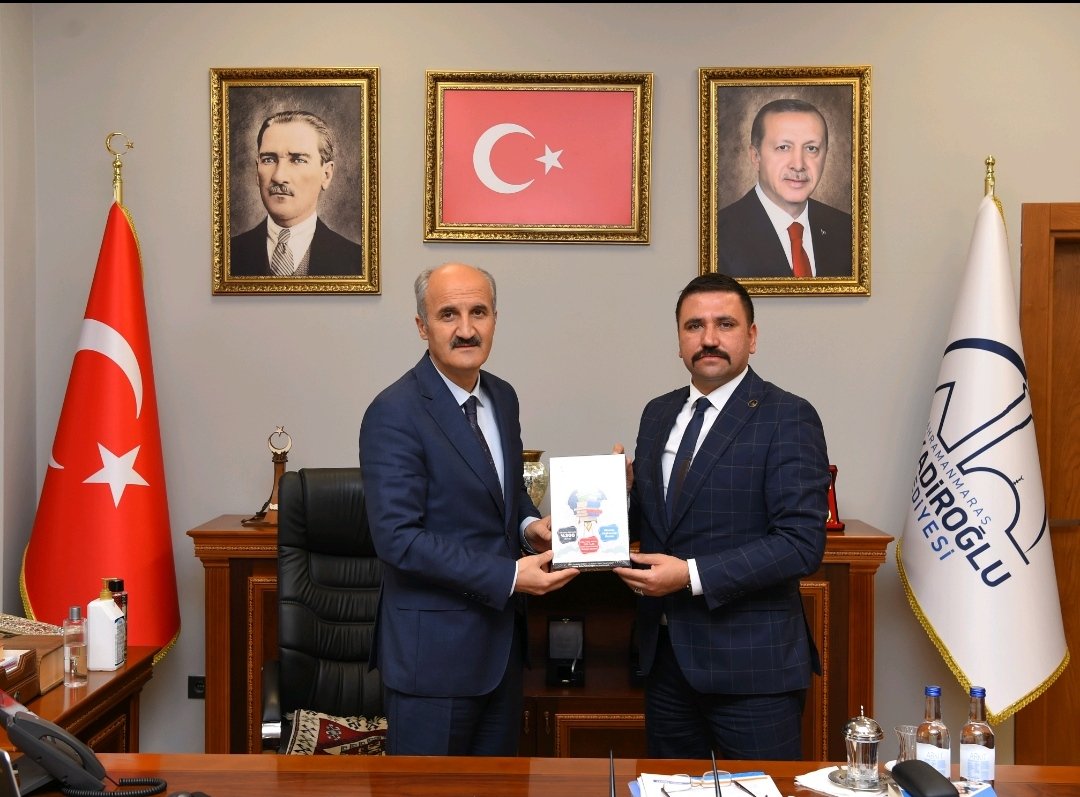 Kahramanmaraş Ülkü Ocakları İl Başkanı Dursun Nar ve Yönetim kurulu üyelerini belediyemizde misafir ettik. Nazik ziyaretleri ve keyifli sohbetleri için kendilerine teşekkür ediyorum.