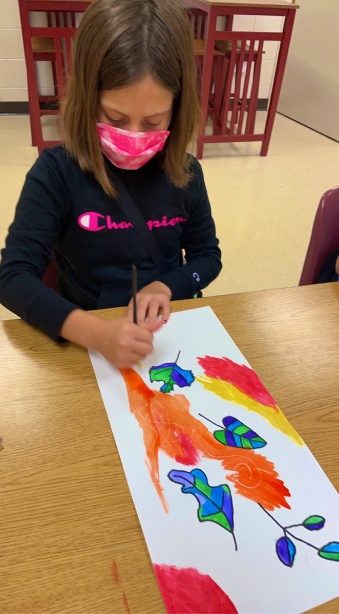 kdurrence_tce's tweet photo. Color Scheme Leaves🍁🍂 #TCEartists #fallleaves #warmandcool #crayonresist @LibertyCoSchool @Tigers_TCE @GilmoreKenyatta @kellyedgington5 https://t.co/5dCyb1oPSM