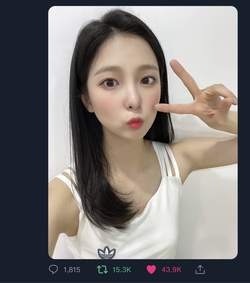yujintothesky's tweet photo. crying the popularity growth is insane https://t.co/yEHxoj6IWS