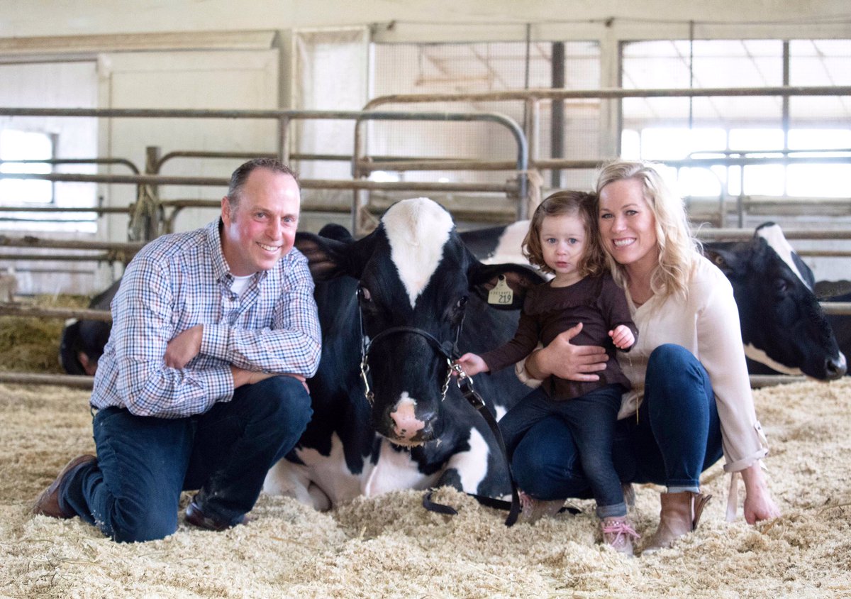 Their smiles say it all • This farm family has a heart for the herd 🐄✨
What a privilege it was to visit Fraeland Farms and capture all the joy that the dairy show and production lifestyle brings to this incredible family 🤍