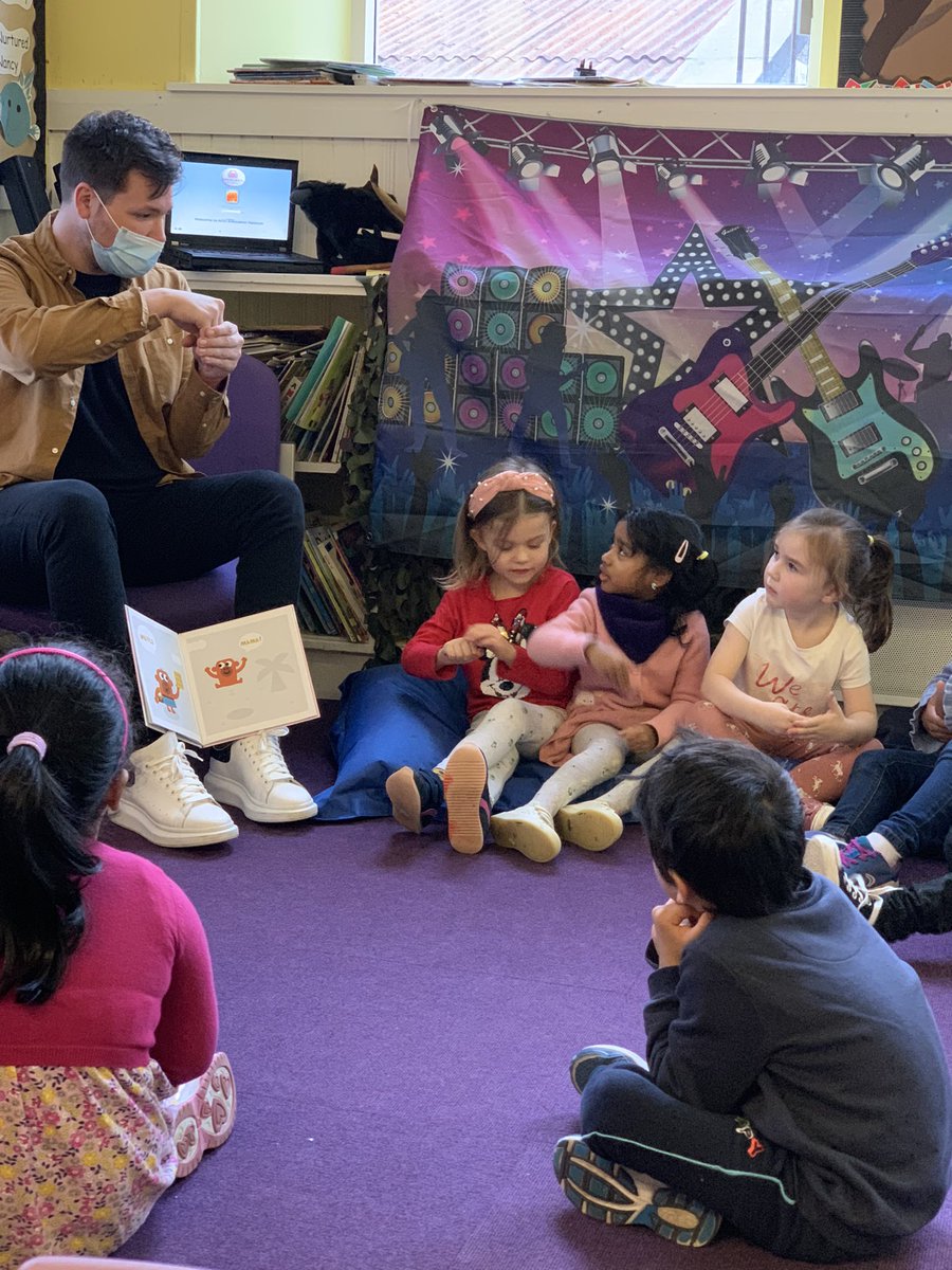 SkeneSquare's tweet photo. A huge thank you to @s4mste for our first Makaton session 💜 #makaton #mama #newcommunication #readytosign #earlyyears https://t.co/E4mnqs9KaR