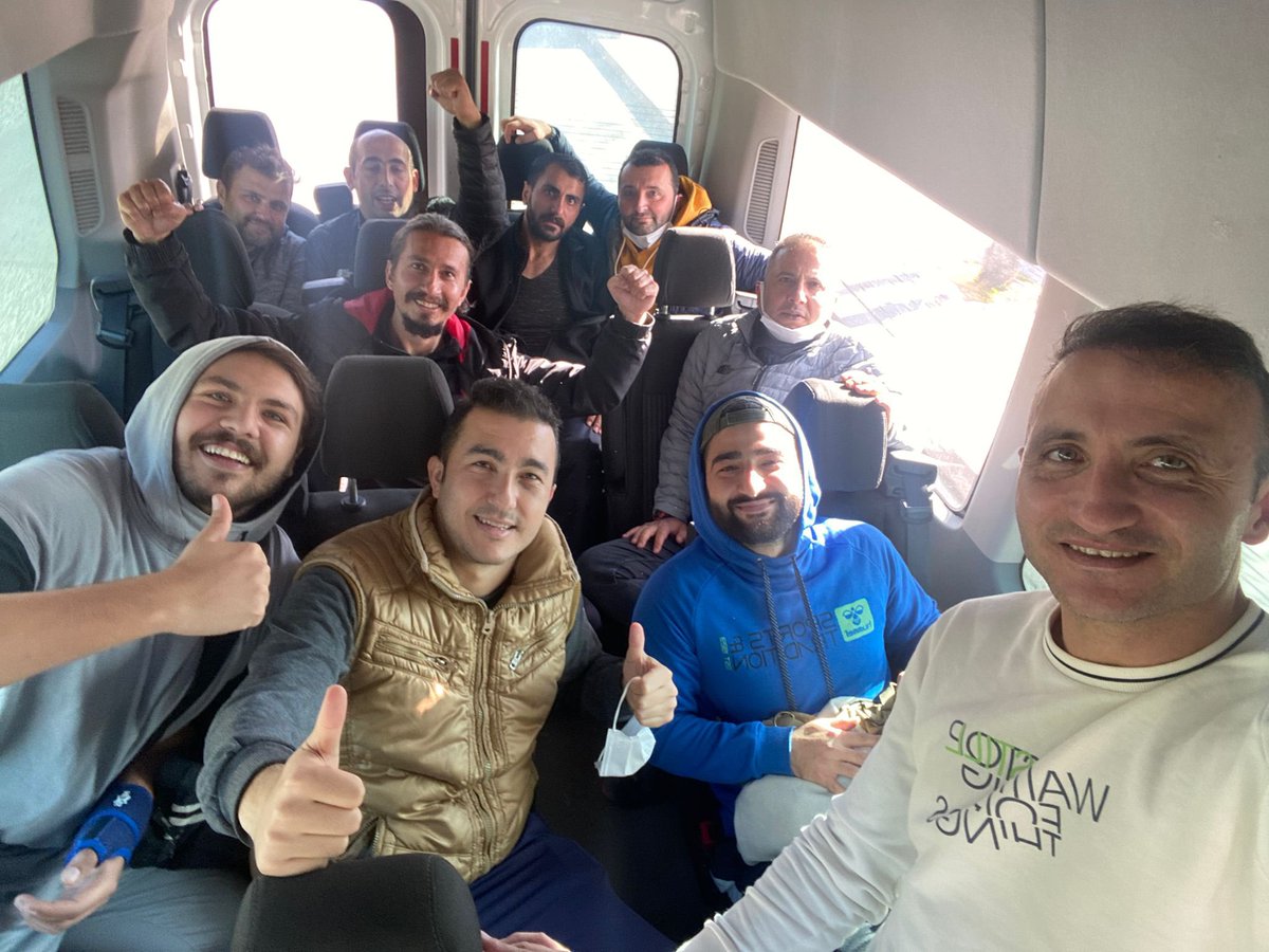 Golbasi06MEM's tweet photo. Yarı Finaldeyiz🏆 “24 Kasım Öğretmenler Günü Turnuvalarında”,bugün ilçemizi temsil eden erkek futsal takımımız, Keçiören ilçe takımını yenerek yarı finale yükselmiştir. Erkek Futsal Takımımızı tebrik ederiz👏🏻👏🏻 @ankaramilliegitim @salihnamal @harunfatsa https://t.co/g315ClV7dK