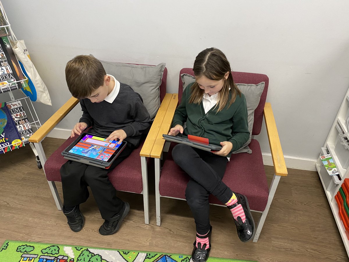 MurrayburnP's tweet image. Which seating option do you learn best in? P3MM exploring different options in the STEAM room. #pupilvoice #learningspacedesign @LesleyMcMillan1