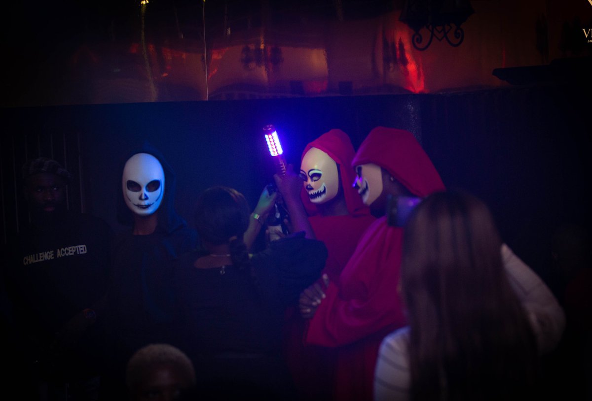 vicadolounge's tweet photo. It’s wild on this side @vicadolounge 🔒 

Welcome to @vicadolounge 🙏😮‍💨 the New standard 🎉 
-
-
#vicadolounge #abuja #nigeria #africa #party #nightlife #abuja #cocktails #champagne #abujatwittercommunity #winnerscirclesaturday https://t.co/mtQvHu2Pdq