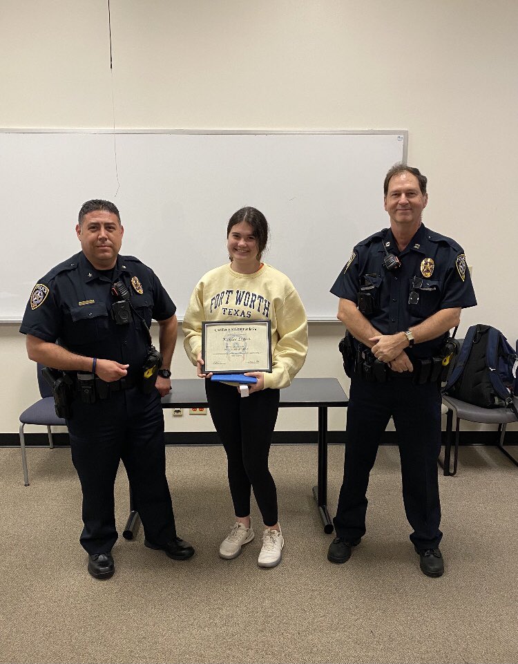 Dallas College PD at EFC had the pleasure to recognize one of our volleyball students for assisting the police department. Her quick response to notify us allowed to apprehend a non student on campus that had committed several crimes. Which led to a felony arrest. Great work!