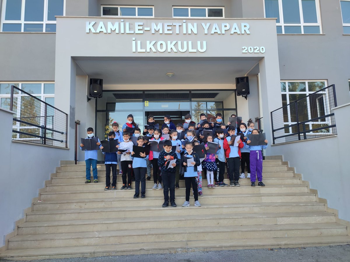 kamile_yapar's tweet photo. Atamızı saygı ve özlemle anıyoruz. 
#10Kasım https://t.co/YMa8KlTAs2
