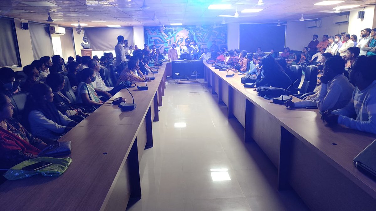 CSCGujarat's tweet photo. Huge Response from VLEs for refresher training organized at Anand District. Training consists of all services &amp; problems resolving session regarding services process.
@dintya15 @JayBhanushali80 @pkumarias @sanjaykrakesh https://t.co/yJT2XwopUk