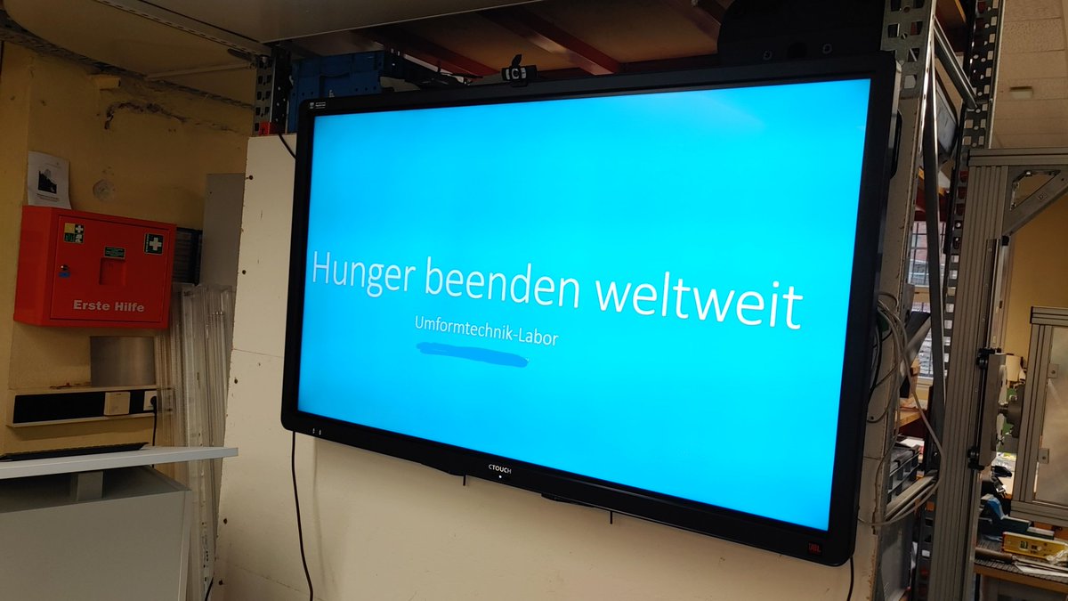 FormUM_ipt's tweet photo. Es klingt nicht so naheliegend, aber die Studierenden der @HAW_Hamburg denken auch mal über den Impact der #Umformtechnik auf den Hunger in der Welt nach. Andere Gruppen auch über die anderen 16 #SDGs. Wir lernen alle sehr viel dabei. https://t.co/YJql4Gr6jI