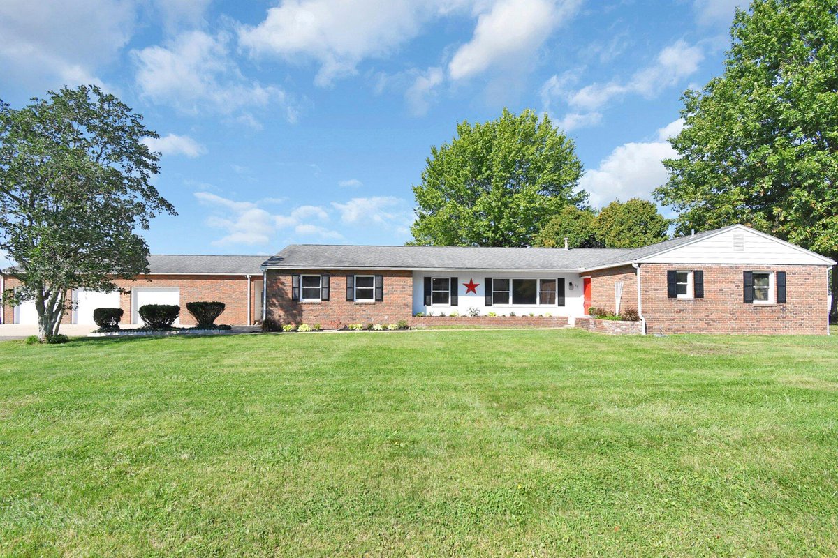 realtor614's tweet photo. Create new memories in this beautiful home.  #homesforsale  https://t.co/lklUz8iYQl https://t.co/jz8w6AejgF