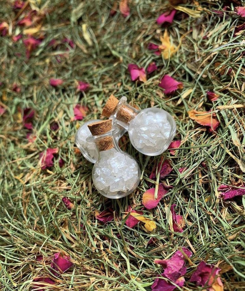 _WitchyBoots's tweet photo. Our cottage has had a full harvest! These are now available to purchase over at https://t.co/kjl0GQNULx ✨🔮💕 https://t.co/gnz1mTlFFZ