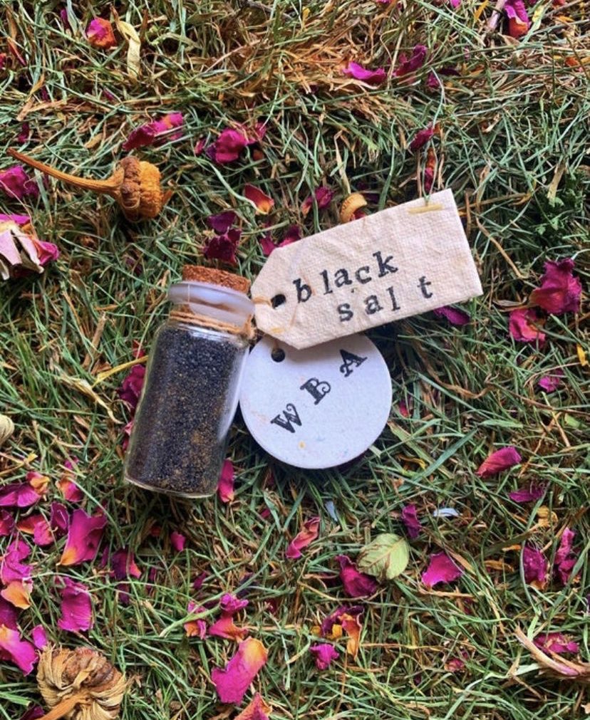 _WitchyBoots's tweet photo. Our cottage has had a full harvest! These are now available to purchase over at https://t.co/kjl0GQNULx ✨🔮💕 https://t.co/gnz1mTlFFZ