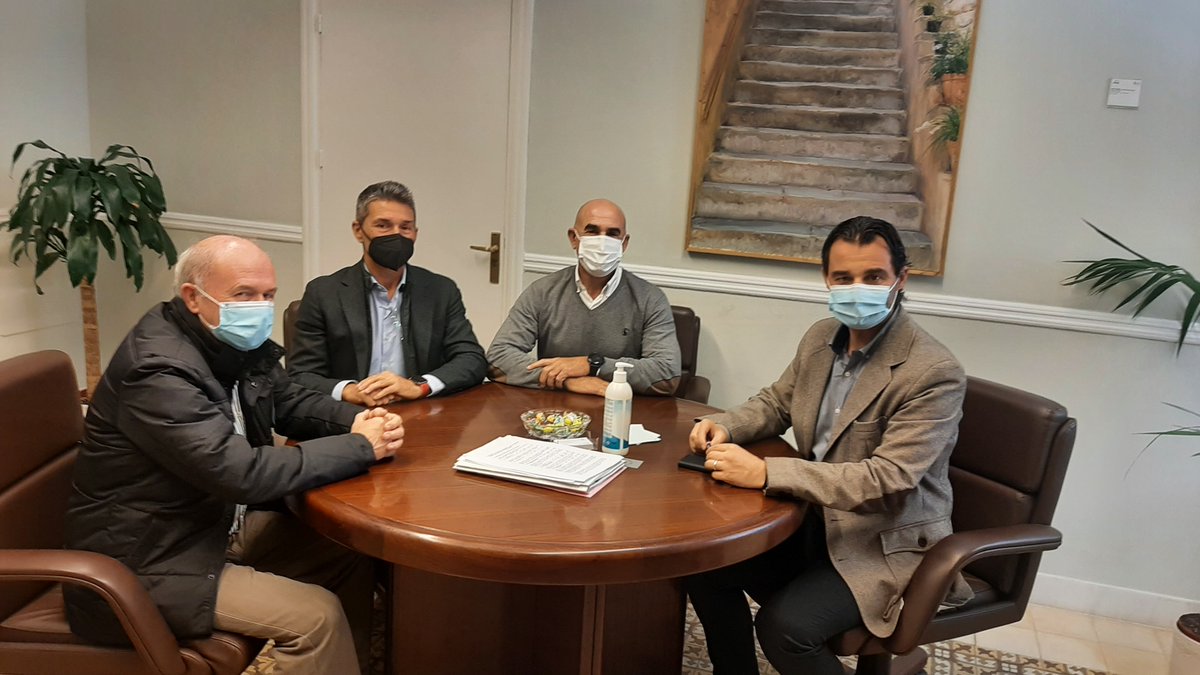 El diputado de #Deportes <a href="/EduardoDolon/">Eduardo Dolón</a> se reúne con el presidente del <a href="/camontemar/">C.A.Montemar</a>, José Pedro García, para abordar el desarrollo de futuros proyectos y eventos deportivos de forma conjunta 🎾