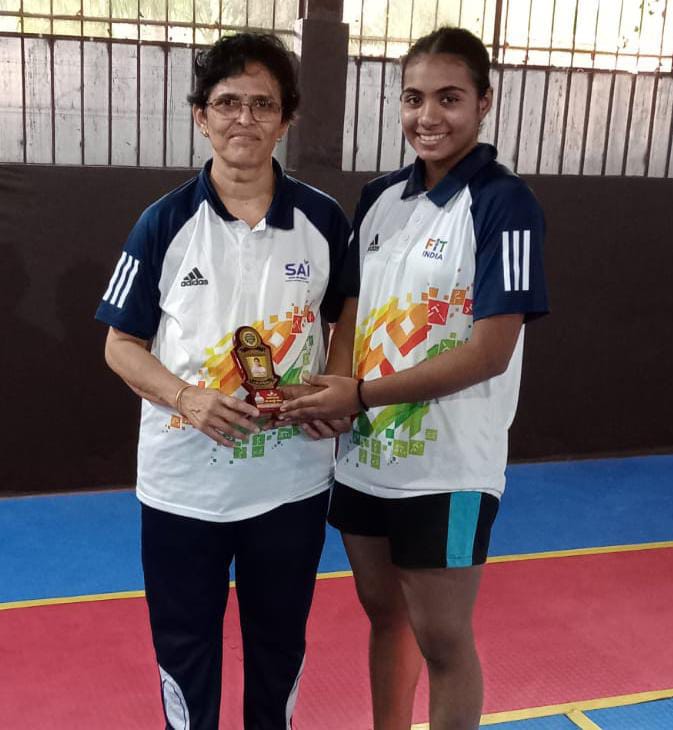 SAI_Mumbai's tweet photo. SAI NCOE, Mumbai Kabaddi Athlete-Miss. Komal Sasane bagged the BEST CATCHER of the Tournament in the Nagaradyaksha Cup held at Shrirampur, Maharashtra.
Warmest congratulations to Miss.Komal on her great victory,we are proud of you!๐ฏ
#KabaddiIndia
#Kabaddiathlete
#Femaleinsports https://t.co/mCB79IGFmr