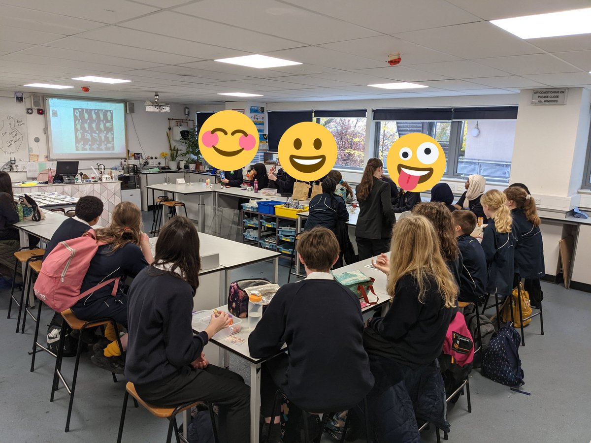 LucyRapps's tweet photo. Lots of students have joined the new BSL Club so Fairfield students can learn to communicate using British Sign Language and make friends with Elmfield Students @FHSBristol @ElmfieldDeafSch https://t.co/NcgC02qKKT