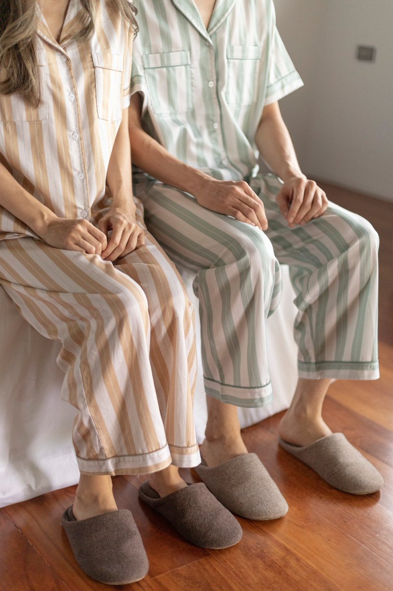 sfkkfs_'s tweet image. แจกกกฟรี !! ชุดนอนที่ไม่ต้องใส่บรา จุกก็ไม่โผล่ มันต๊าชชมากกก 

✨ กติกา ‘รีทวิตอย่างเดียว’ แจก 5 คน ✨

เป็นชุดนอนที่ตรงสเปคกุมาก แล้วแบรนด์คนไทยอะ โคตรปัง ไม่ต้องใส่เสื้อในนอนให้อึดอัด ใส่ชุดนอนออกนอกบ้านก็สะดวก สบายใจขึ้น ช่วยเซฟผญ.อย่างเราได้อีกทาง 🥺