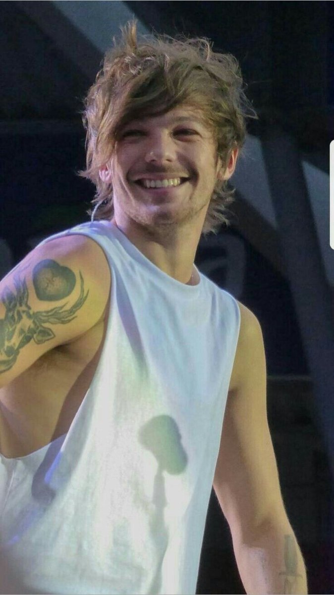 juul_hemmings's tweet photo. voy a ver a este hombre estoy 100% segura de que si 
#LouisTomlinsonWorldTour2022 #LouisTomlinsonEnColombia https://t.co/84W68SpmRr