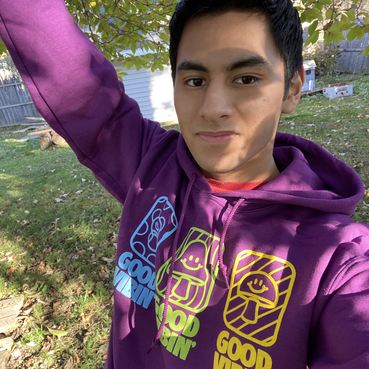JessRedMusic's tweet photo. Continuing from my previous post on @RoosterTeeth’s merchandise at @TheRTStore, I also got this Good Vibes Vibin’ Pullover hoodie from @bdunkelman’s Good Vibes collection (which I love 💜)
#RoosterTeeth #RTCommunityDay #RTStore #GoodVibes https://t.co/4TvYhlB7lt