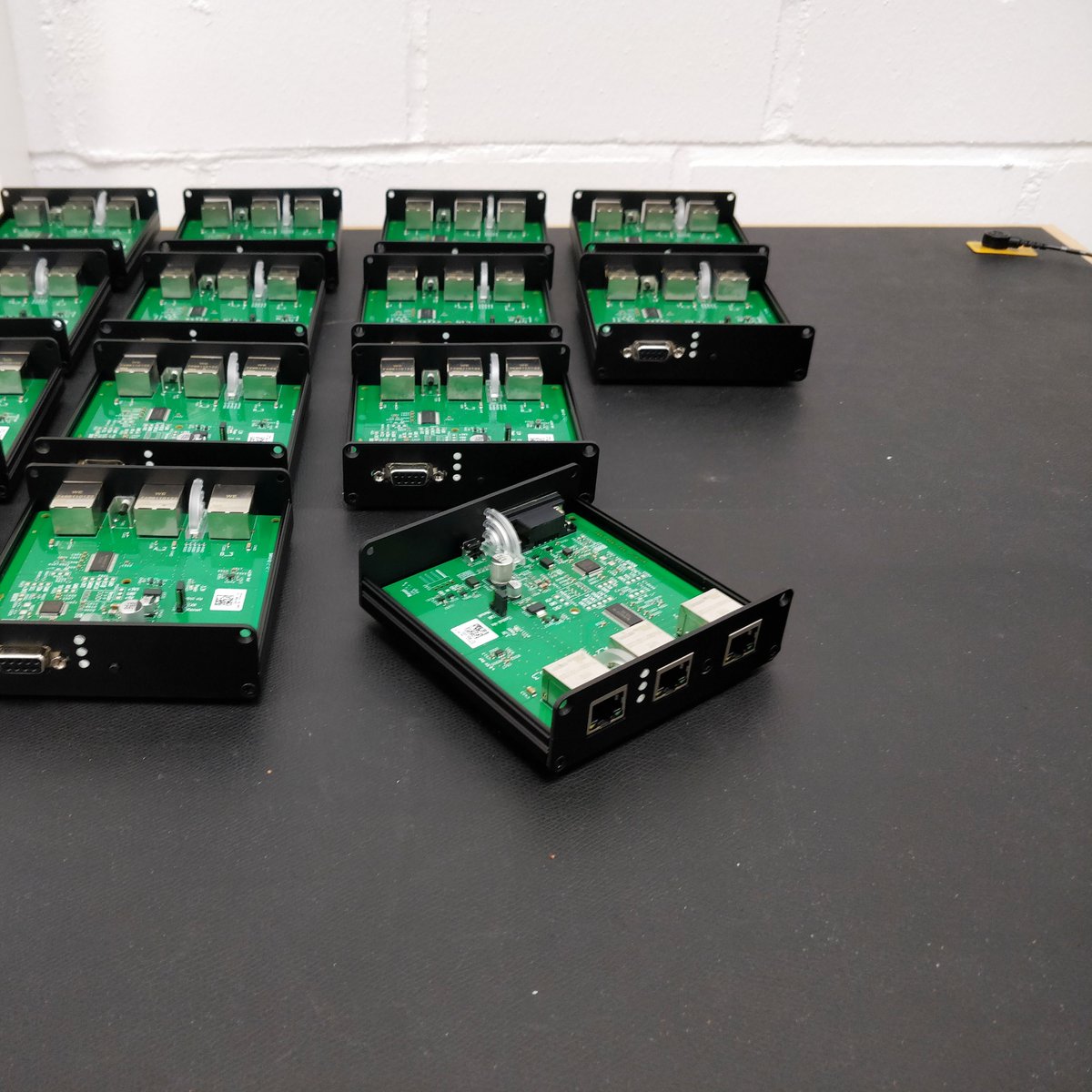 AutomationLinux's tweet image. Procurement of components isn&apos;t easy at the moment. But our first batch of Ethernet Muxes will be available in a few days.
Need to switch an Ethernet link between two upstreams during testing? These devices may solve your problem: linux-automation.com/en/products/et…