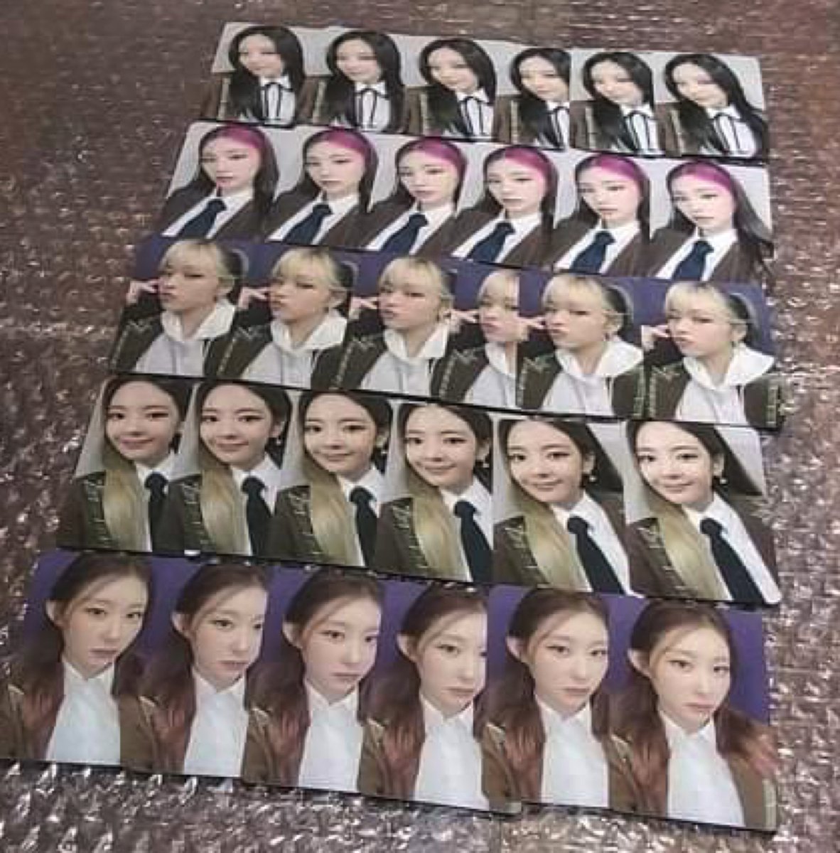 gogogo_ph's tweet photo. 📢 #gogogoupdates ITZY CIL FANSIGN GOs [NETA]

Upon cross checking, all of our hosted fansign GOs/tingi are in kr address &amp; all complete! 💙

sndwv R2 - Selfie pc + Unit Film Strip
wthdrm R3 -  SPECS PC
sndwv  R3 - Ryujin PC &amp; POLA https://t.co/SuvzHLtdnh