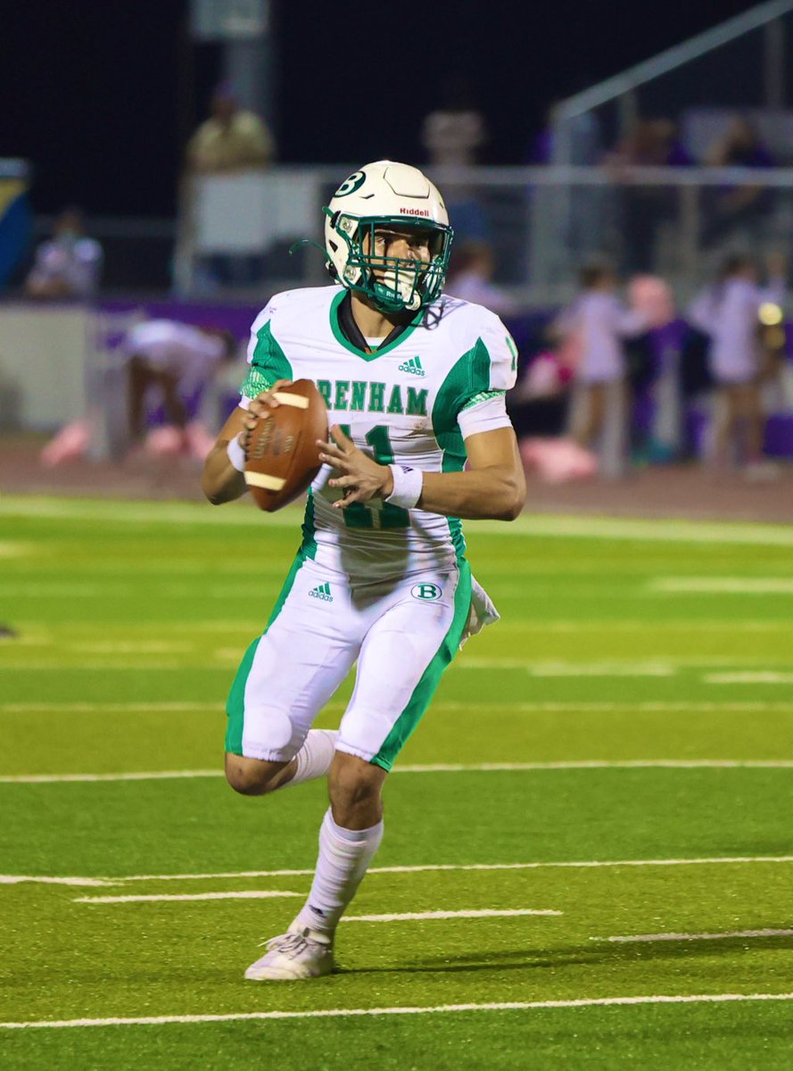 bobostackhouse's tweet photo. Regular Season Highlights 
1,035 Passing yards
374 Rushing yards
17 Total TDs
https://t.co/koIF3Tq41P https://t.co/YTD5wsV8Fd