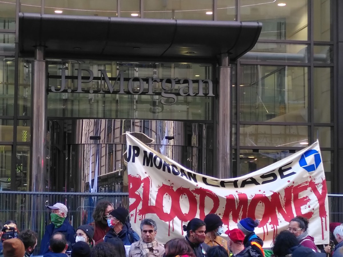 XRWantage's tweet photo. Some Wantage Rebels today have gathered with other @ExtinctionR friends to protest in front of JP Morgan which is the world's largest financier of #FossilFuels 

#ExtinctionRebellion 
#ClimateCrisis 
#ClimateEmergency 
#ClimateAction 

@AbingdonXr 
@XR_Oxford https://t.co/kiUVBniWKF