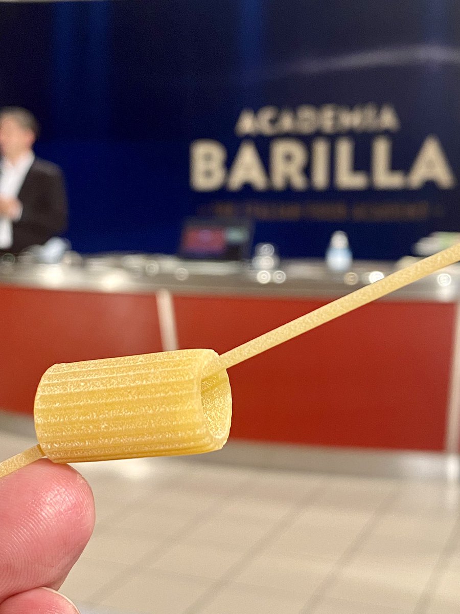gsantambrogio1's tweet photo. Quando i leader si incontrano, nascono grandi progetti.💪🏻
@GruppoVege e @barillagroup insieme, per costruire il futuro!!
Giornata studio del Cda VèGè a Parma, presso stabilimento e Academia Barilla.
Grazie Francesco DelPorto 🤝. https://t.co/PUlBnVLhpi