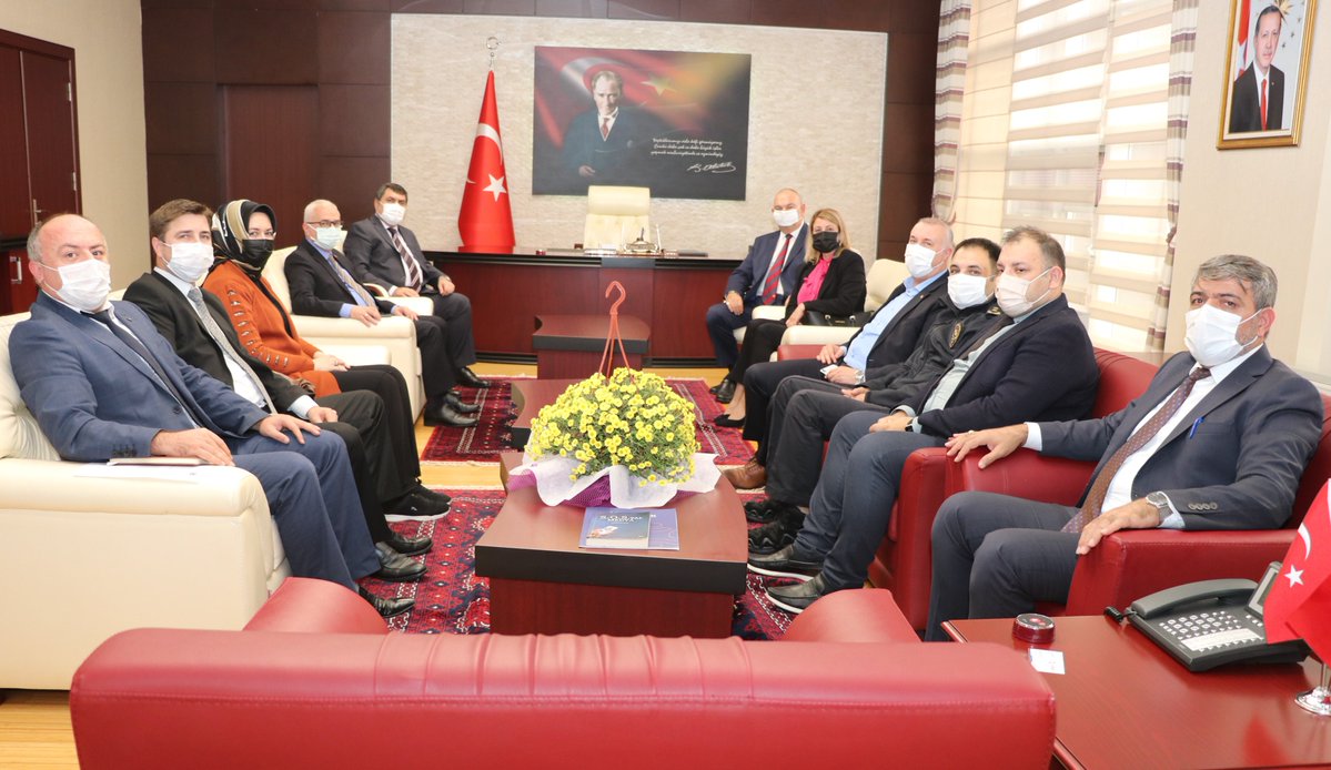 Kaymakamımız Kemal ŞAHİN, Bulgaristan Cumhuriyeti İstanbul Konsolosu Valentin Dontchev, Belediye Başkan Yardımcısı Zafer SÖĞÜTÇÜ ve Kurum Müdürleri, Bulgaristan seçimlerinde oy kullanacaklar için İlçemizde açılacak sandıklarla ilgili koordinasyon toplantısı gerçekleştirdiler.