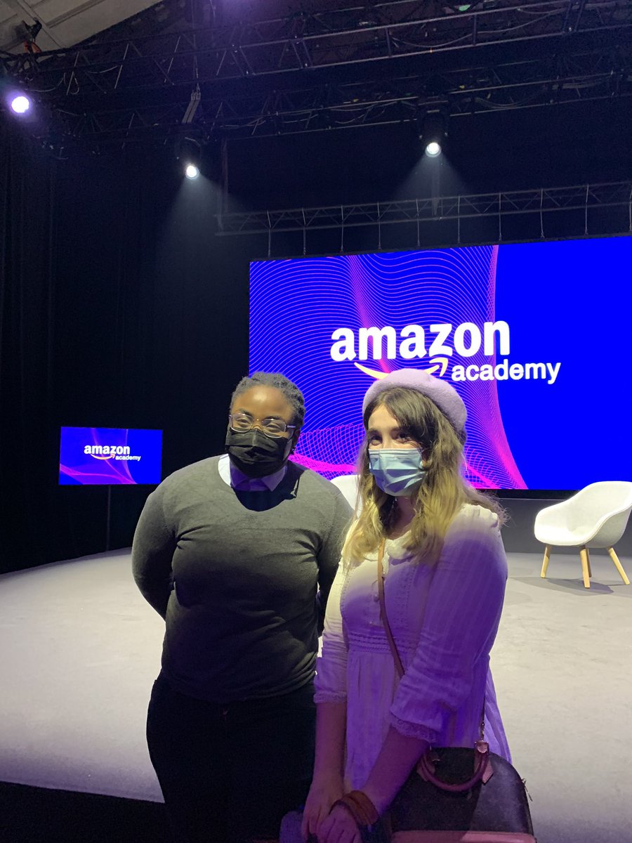Nad_Alves's tweet photo. @EsdMegane @AmazonNewsFR @AmazonFrance @esd_fr @jblefevre60 @pierrecappelli @masqueinclusif @MaisonVictorFR @Ym78200 @HapsatouSy @nbouzou @Nicochan33 @EricTIXADOR @mallys_ @philbloch @BFMTV @bfmbusiness @mousscama @marieeloyfdeb 🙌🏼 Bravo à vous et aux étudiants/étudiantes @esd_fr ! 

Vous avez enflammés #Twitter et pas que 😉 

#AmazonAcademy x #ESD 🔥🚀 #creercoderinnover https://t.co/hfRPJbmAEI