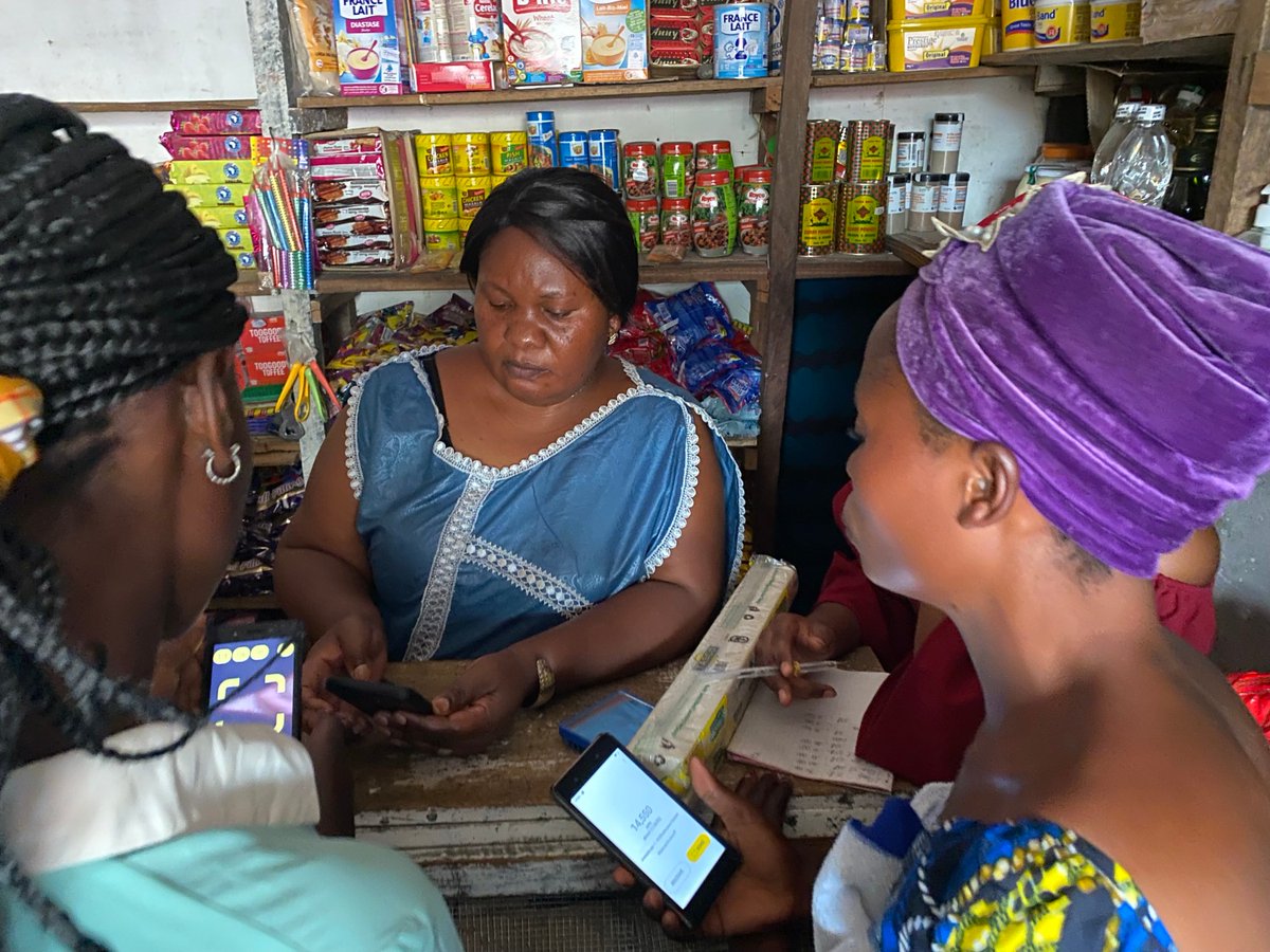 BitcoinMagazine's tweet photo. Congolese refugees using #Bitcoin to build a grassroots economy π§‘ https://t.co/zbMx0yUq81