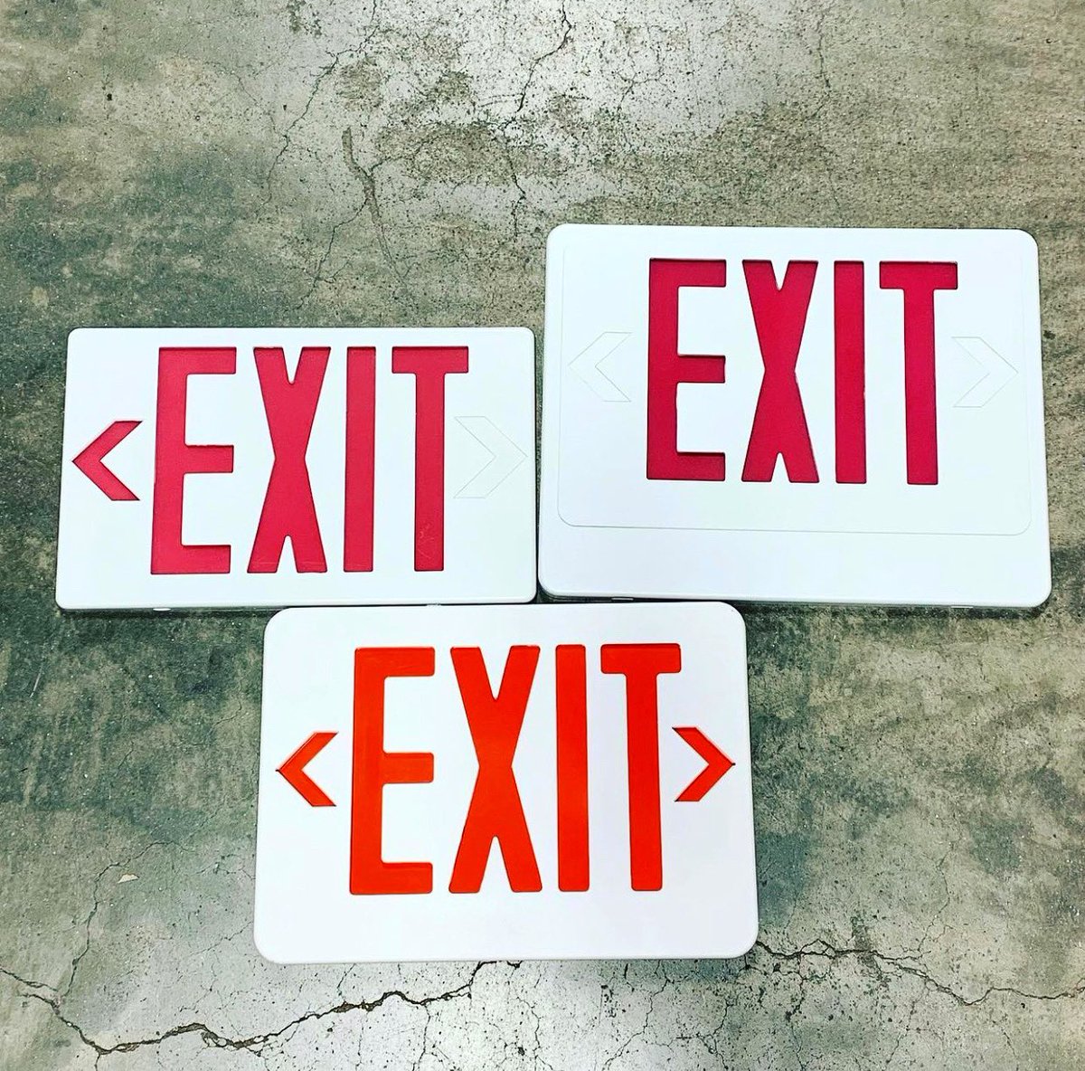 apfire1's tweet image. Seems self explanatory, but do you look for them when you enter a building?

#Exitlights by code must be illuminated at all times.  This will help you find an #exit quickly in the event of an #emergency.

Stay safe and know where your exits are. 

#APFirePro #AZ