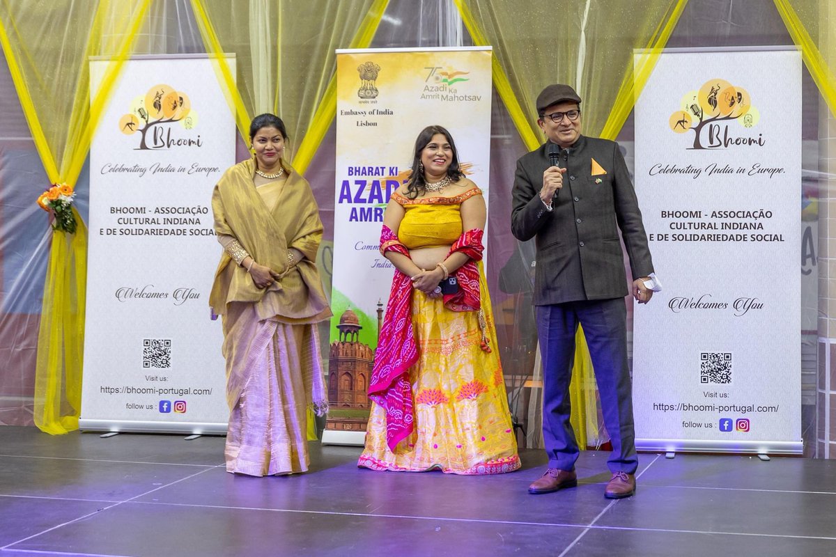 IndiainPortugal's tweet photo. #AmritMahotsav 
#Diwali 
Ambassador Manish Chauhan and Mrs Chauhan took part in the Diwali celebrations, organised by Bhoomi-Portugal association with the support of the Embassy. 

@AmritMahotsav @IndianDiplomacy https://t.co/dfMiKq8wG4