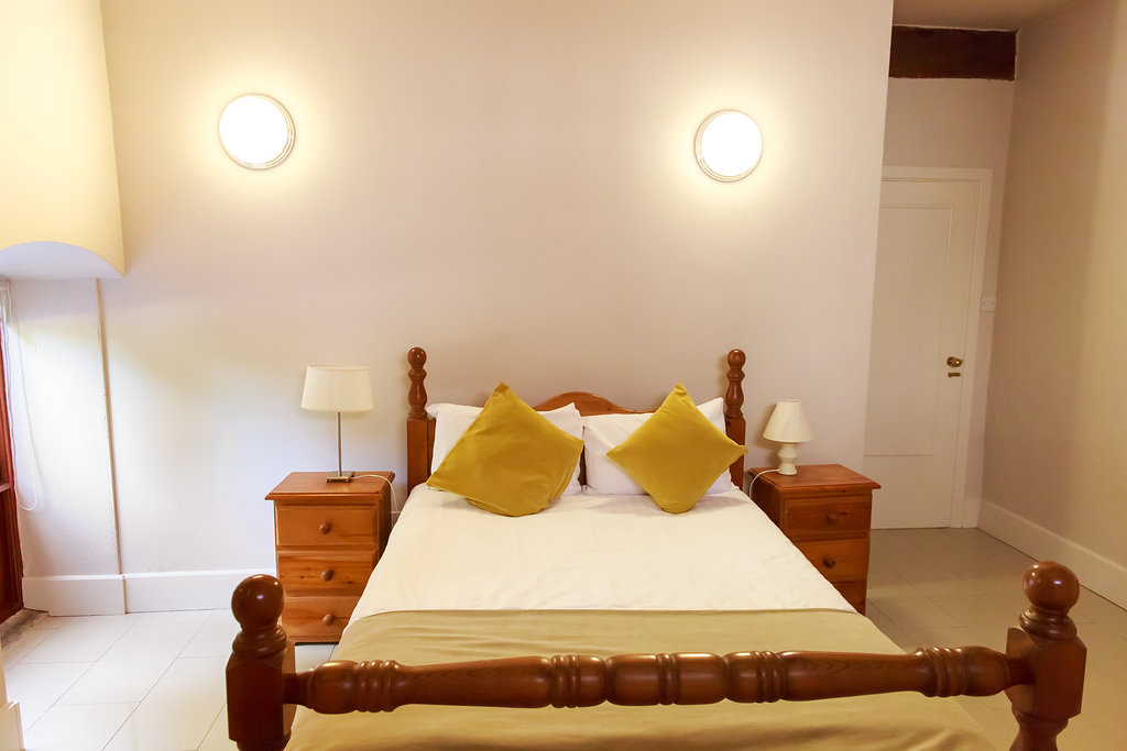 markreehomefarm's tweet photo. Nestled in the grounds of @markree, Collooney, Co. Sligo, Markree Home Farm Apartments comprise of 13 bright and spacious apartments with a choice of one, two or three bedrooms and a large 3-bedroom house based in a charming courtyard setting.

Book now - https://t.co/b7RzMkdToC https://t.co/XZzRdMqoGS