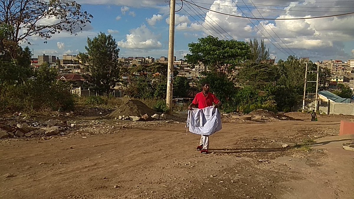 rolexproperties's tweet photo. #Mental
#Mathari
#Hospital
Just seen near the gate of Maziwa Police Post a hospital patient in GOK Hospital Uniform whom might have escaped due to mental disease. @PoliceKE please follow up. @FredMatiangi https://t.co/TfaKK9MnnI