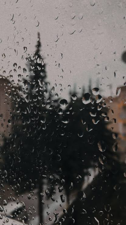 Islaklığı sanadır ahımın, efganımın,
İçimde hicranınla tutuşuyor nağmeler,
Sendendir eskimeyen cevheri efkarımın,