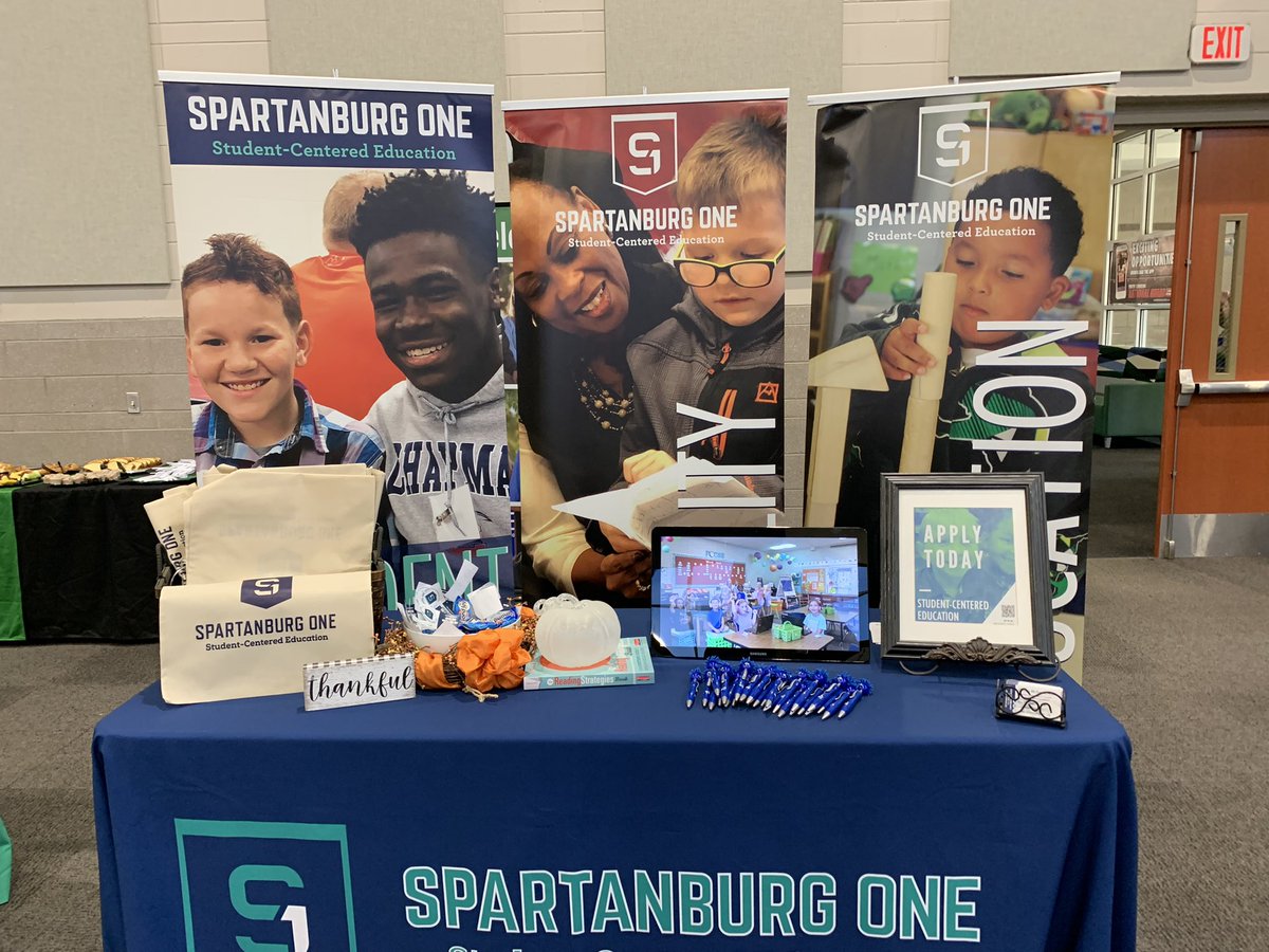 McswainCrystal's tweet photo. Enjoying meeting great future teachers today at USC-U Career Fair @uscupstateteach @spartanburgone @RonWGarner  @USCUpstate https://t.co/LXW8dlsshE