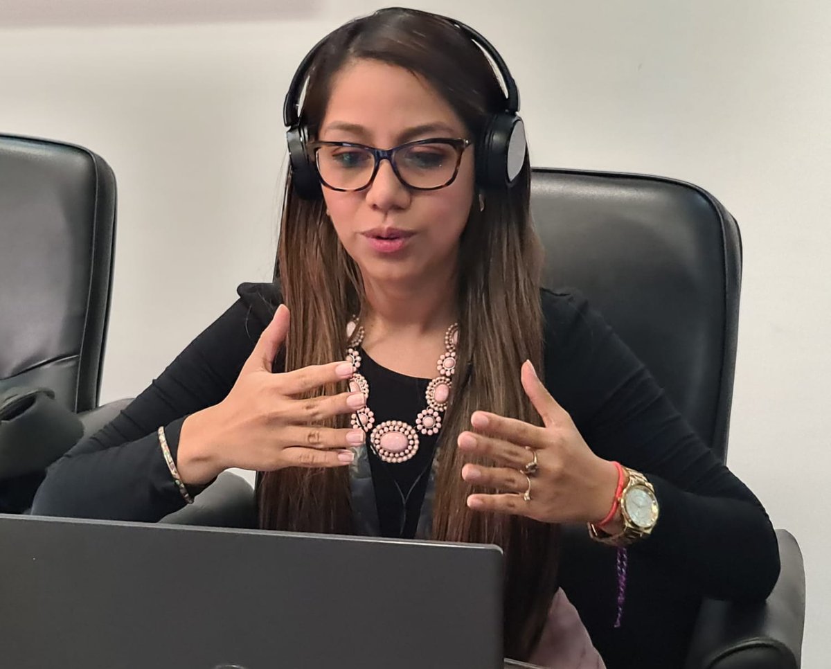 asielsalvador's tweet photo. #ASIIW2021 #Día3 Nuestra gerente de Inteligencia Industrial, Karla Domínguez, introduce el Foro #Innovación Inteligencia Estratégica Industrial #ASIInnovationWeek #Innovación #ElSalvador https://t.co/UmGJx4LuKM