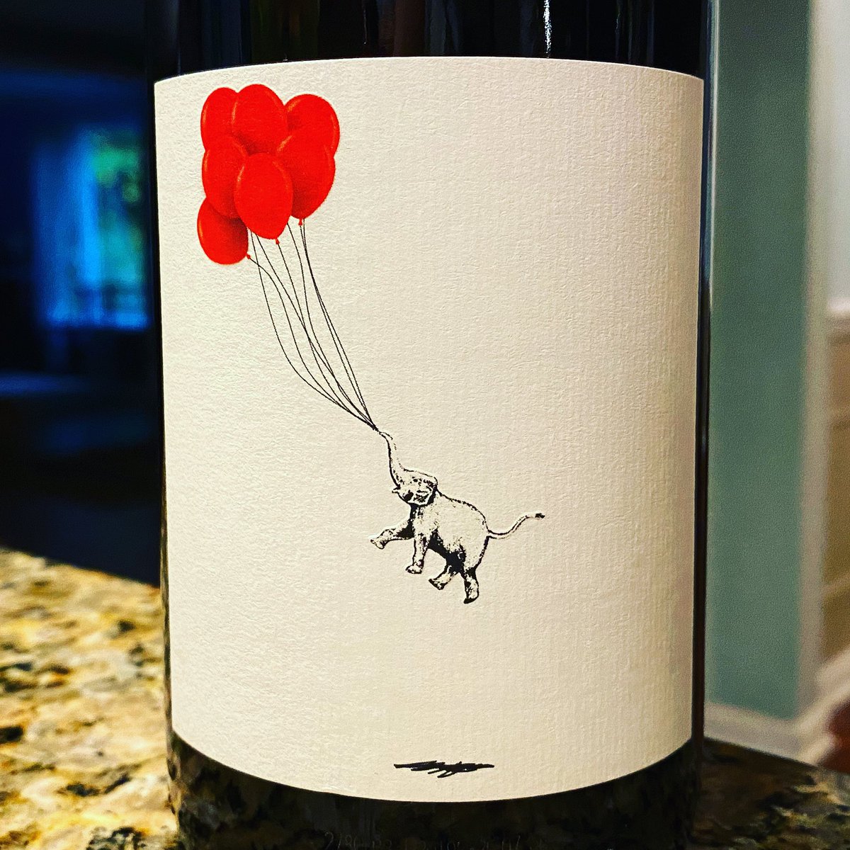 MichaelChelus's tweet image. Today on the #NittanyEpicurean the 2018 Yellow Bird Vineyard #Syrah from @ElephantSeven #wine #washington #washingtonwine #wawine #wallawalla #wallawallavalley
nittanyepicurean.blogspot.com/2021/11/2018-e…