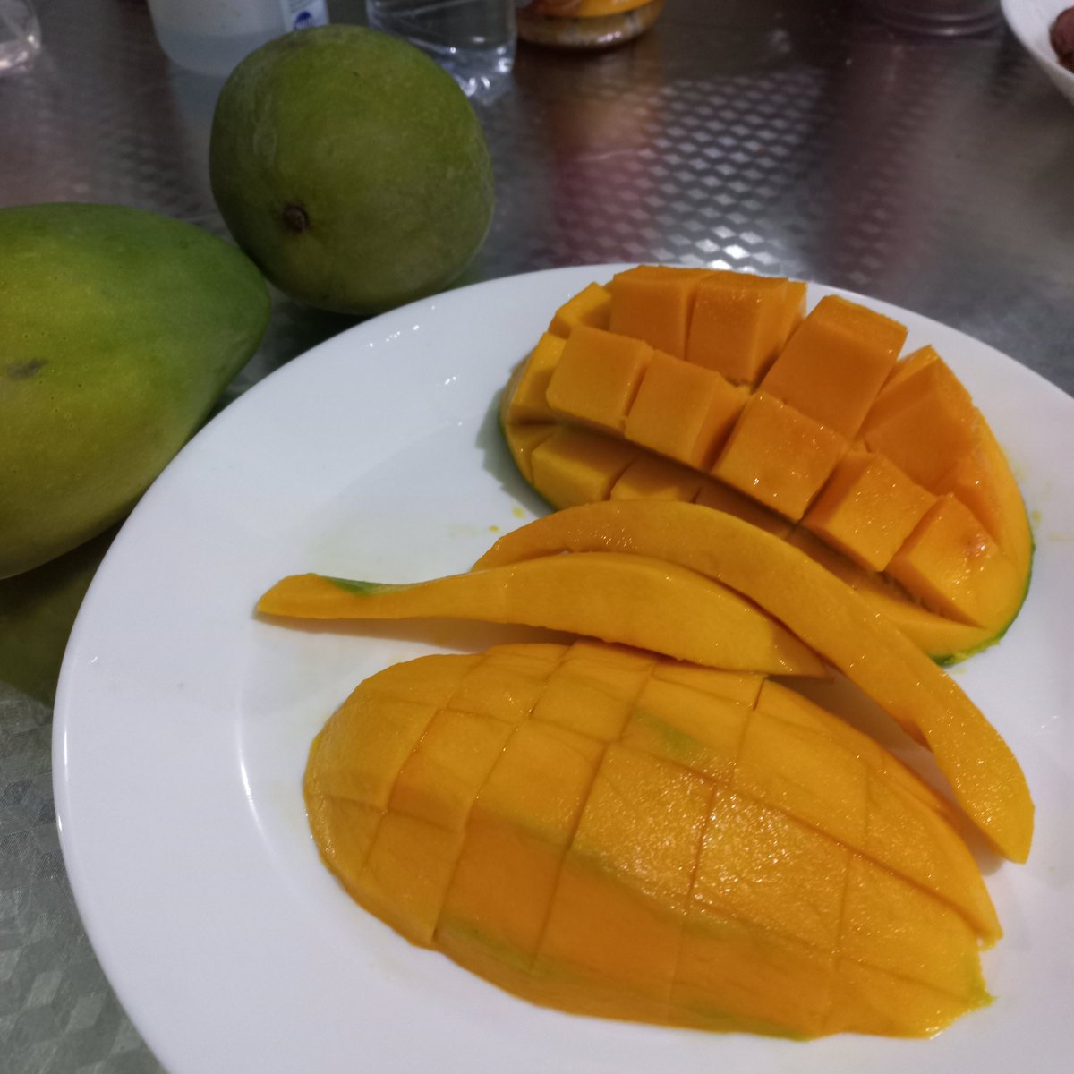 diesonne1901's tweet photo. Mangga Alpukat is the best fruit ever!

#nodebat https://t.co/5fQUy0RHEC