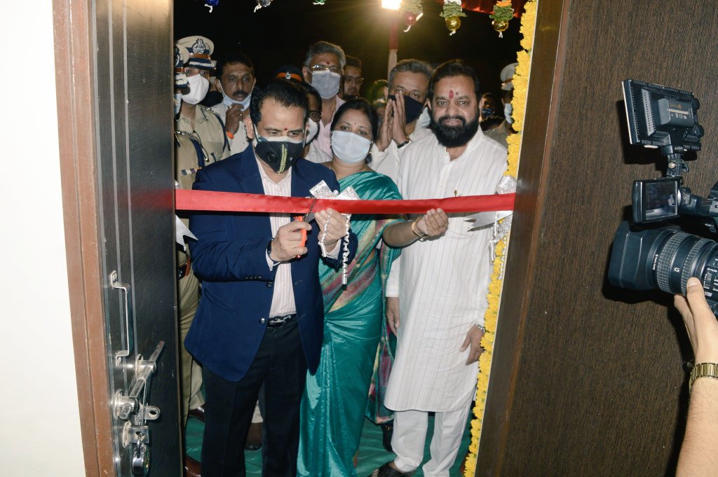 SharmaGReporter's tweet photo. Inauguration of Powai Beat chowki No-1 of Powai Police Station by CP Hemant Nagrale sir and Joint CP Vishwas Nangare Patil sir 
@CMOMaharashtra @DGPMaharashtra @MumbaiPolice @CPMumbaiPolice @vishwasnp @PlanetPowai @frontierindia @ANI https://t.co/bmOzxpiAma