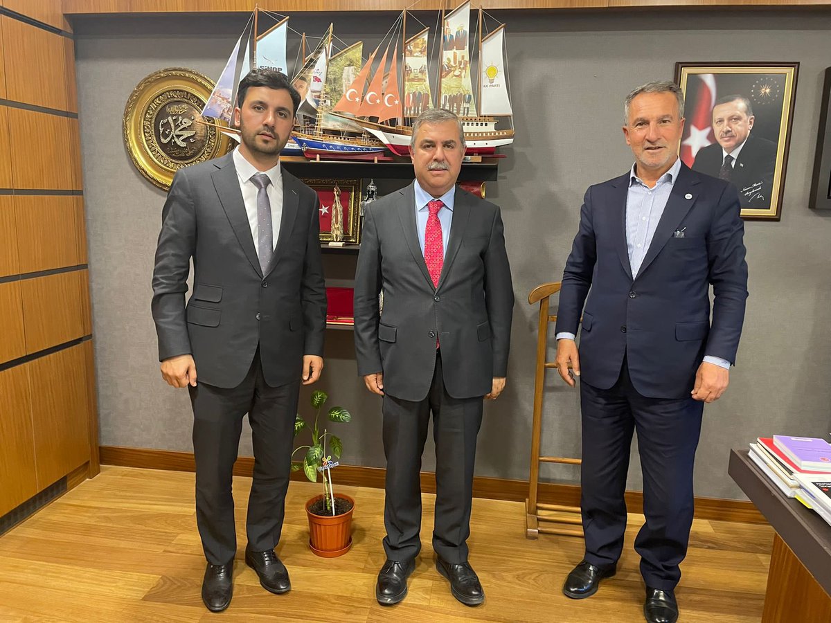 Sinop Milletvekilimiz <a href="/NazimMavis/">Dr. Nazım Maviş</a> i TBMM de makamında ziyarette bulunduk..
Gündemimiz tabiki Sinop ve Sinopluydu 😊
Sayın vekilimize misafirperverliğinden dolayı Teşekkür Ediyorum..
<a href="/adnanceliker1/">adnanceliker</a>