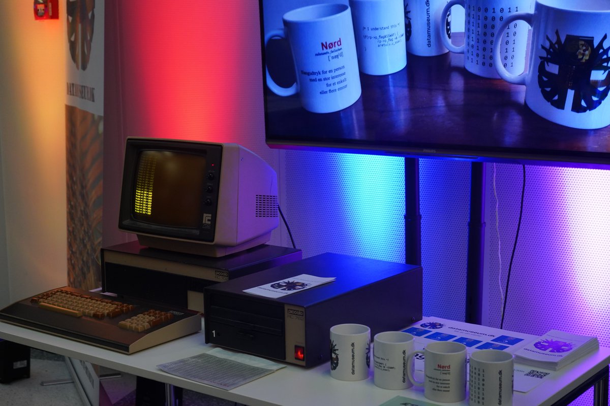 DIKU_Institut's tweet photo. On the occasion of #DIKU50, the beautiful welcome hall at @DanskIndustri is turned into an exhibition area, which demonstrates the many applications of computer science over the years. 📺🕹💻
The participants can explore the exhibition while enjoying a cold refreshment.🥂 https://t.co/ObGsLKdJLb