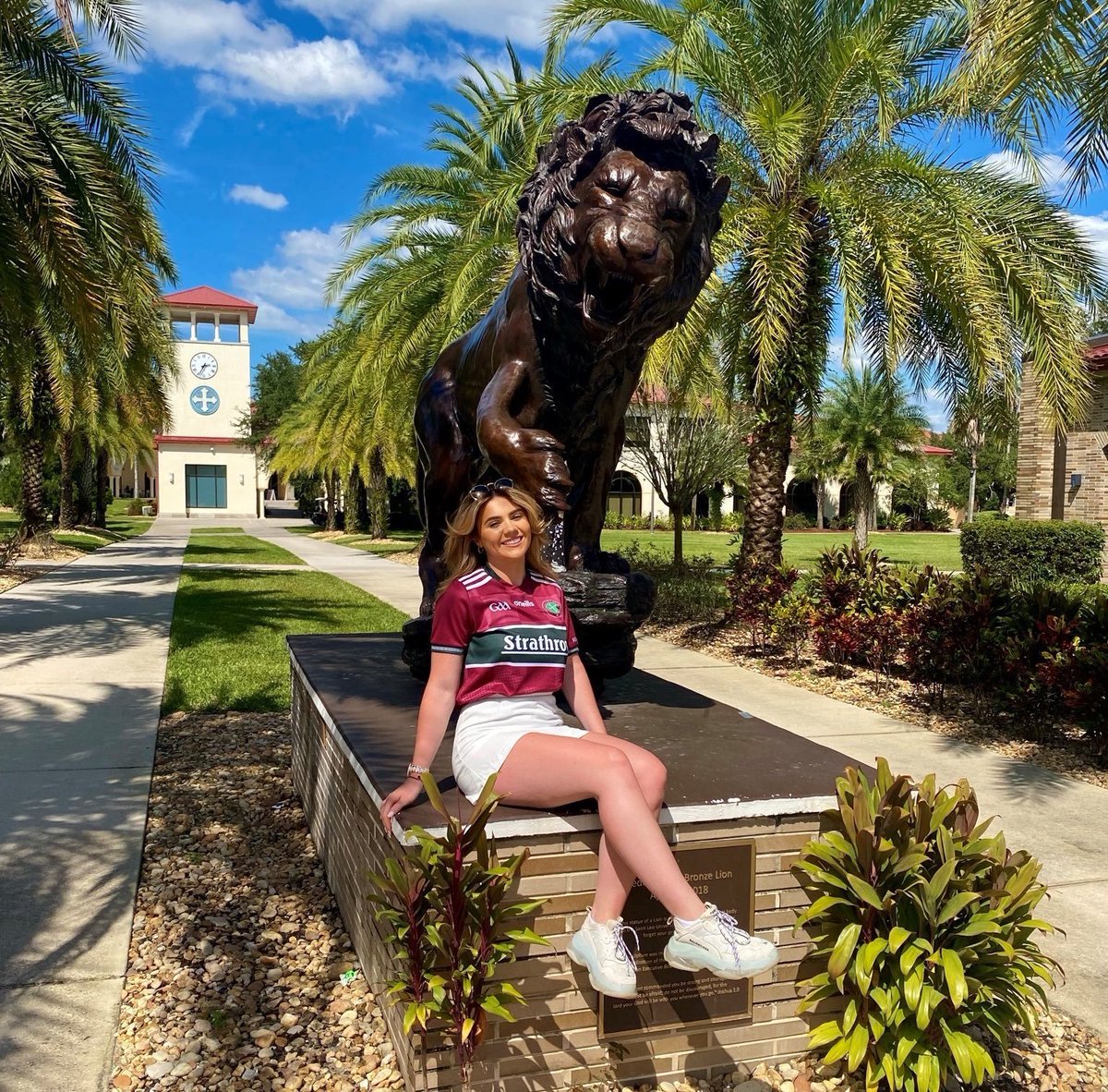 “It's similar to St. Mary's in that it's a close-knit community. I've been fortunate to meet great people &amp; have formed a close friendship group.”

<a href="/StMarys_Belfast/">St Mary’s University College Belfast</a> graduate Laura is studying <a href="/SaintLeoUniv/">Saint Leo University</a>, FL as part of #StudyUSA 🇺🇸 

Interested? Apply 👇
nireland.britishcouncil.org/opportunities/…