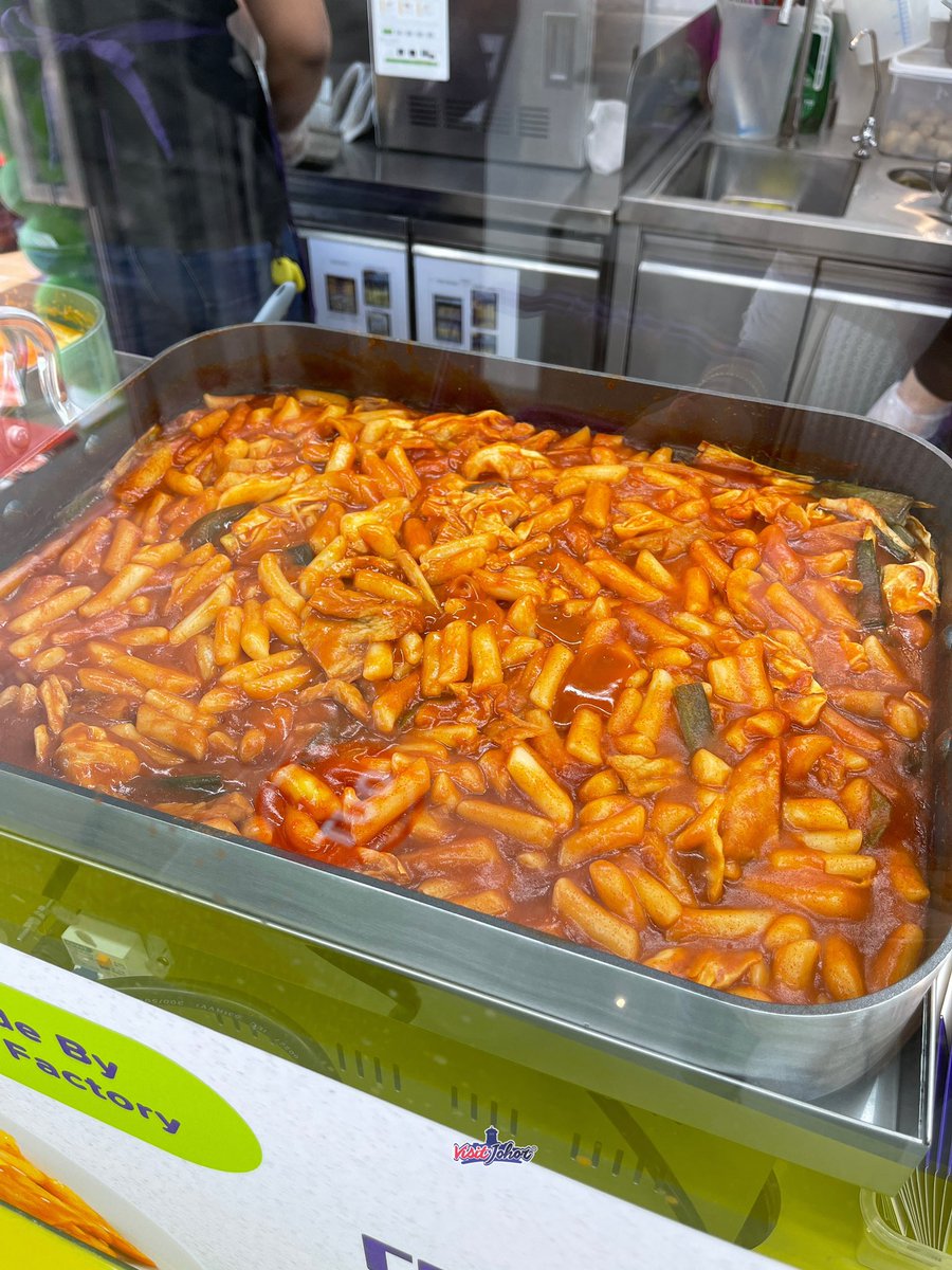 visitjohor_'s tweet photo. Peminat snek Korea! CU Mart kini meluaskan jajahan kuasanya dekat Mount Austin yang merupakan cawagan ke-2 yang baru sahaja berlabuh di Johor beberapa hari lepas!😍 https://t.co/jG7IzVlJb0